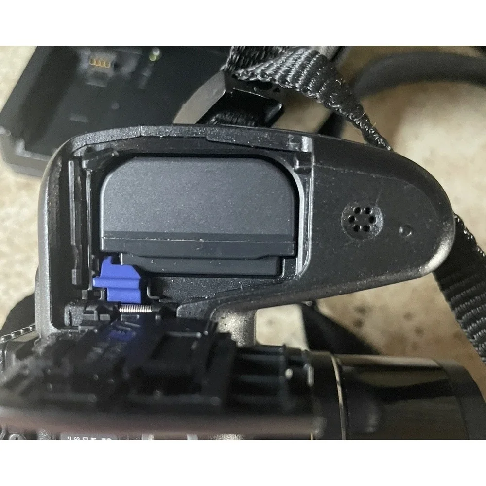 PARTS ONLY ‼️ SONY CYBERSHOT DSC-HX1‎ DIGITAL CAMERA 9.1 MEGAPIXEL 20 ZOOM READ